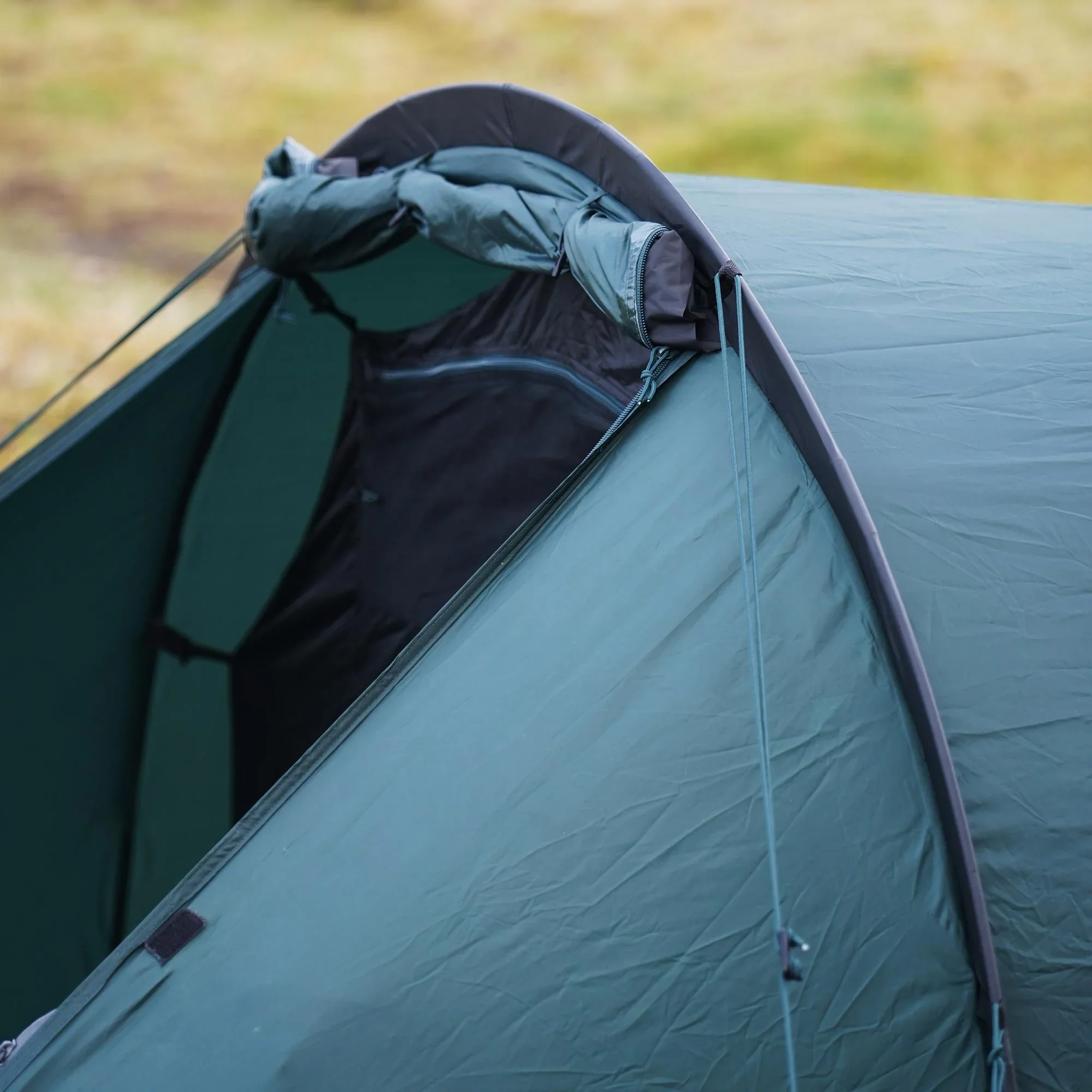 Highlander Blackthorn 2 Person Tent - Image 8