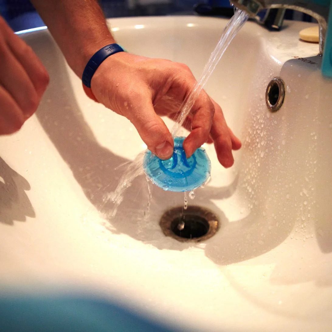 Lifeventure Travel Sink & Bath Plug - Image 3
