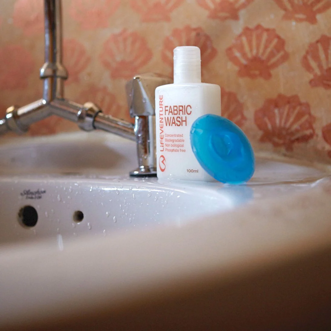 Lifeventure Travel Sink & Bath Plug - Image 4