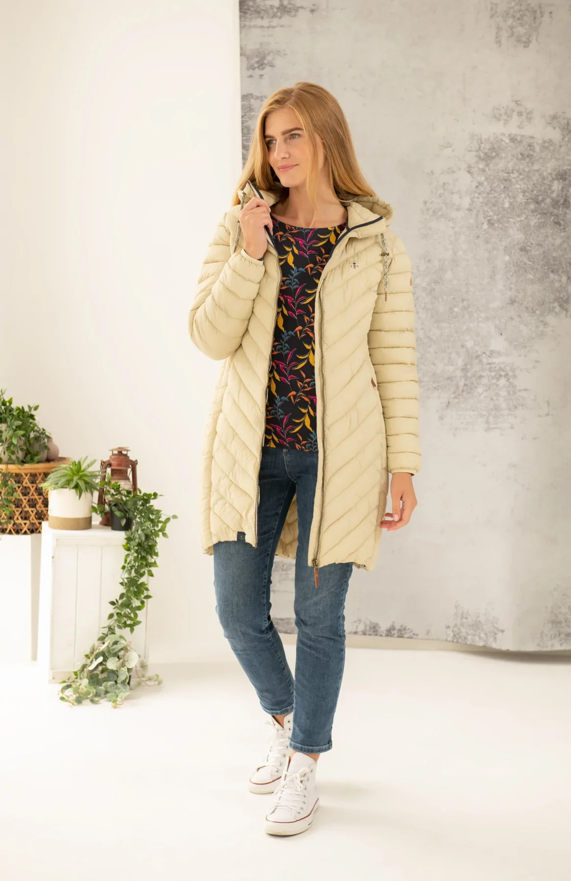 Lighthouse Laurel Padded Ladies Coat - Image 10