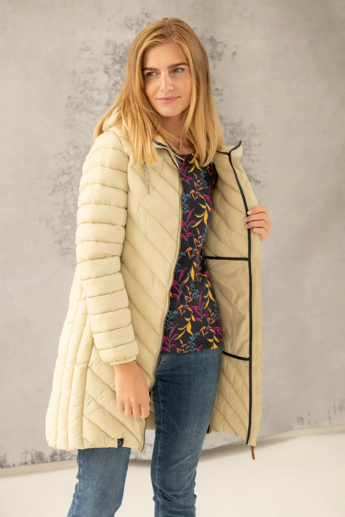 Lighthouse Laurel Padded Ladies Coat - Image 11