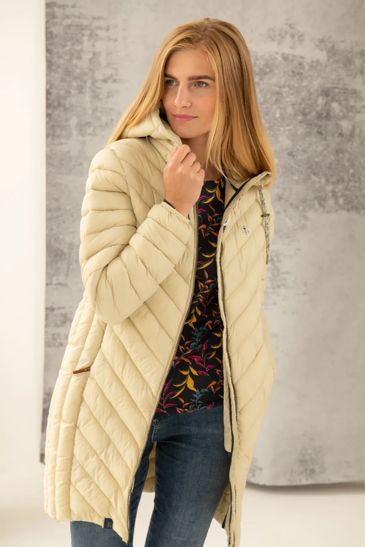 Lighthouse Laurel Padded Ladies Coat - Image 8