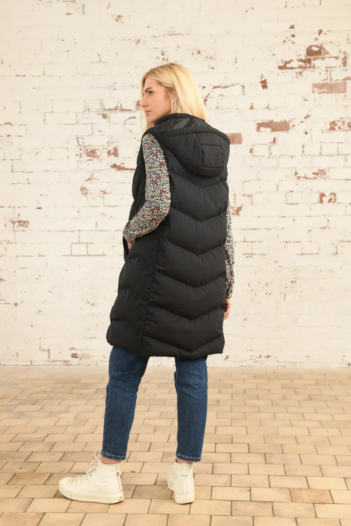Lighthouse Savannah Long Gilet - Image 5