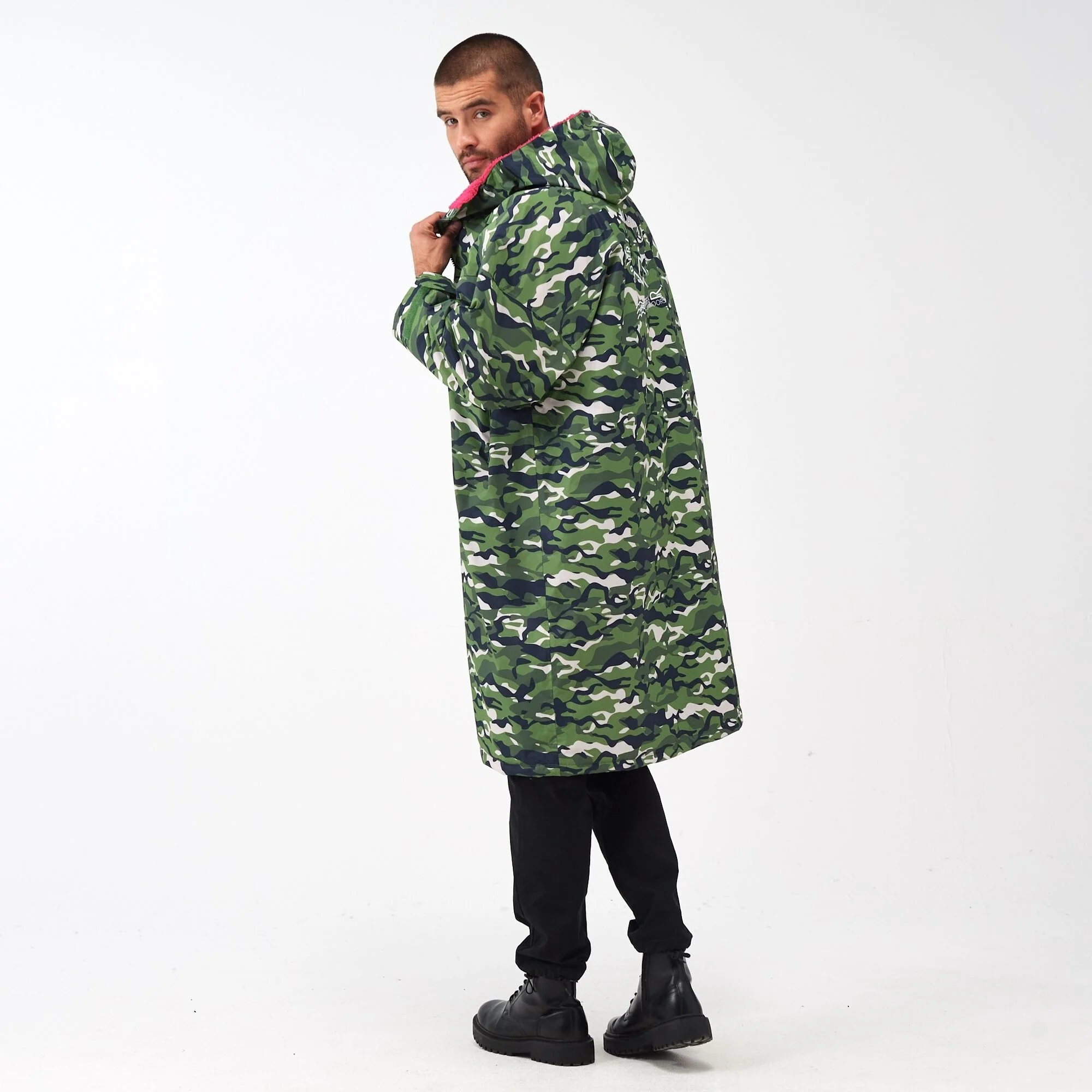 Regatta Adult Waterproof Changing Robe - Image 28