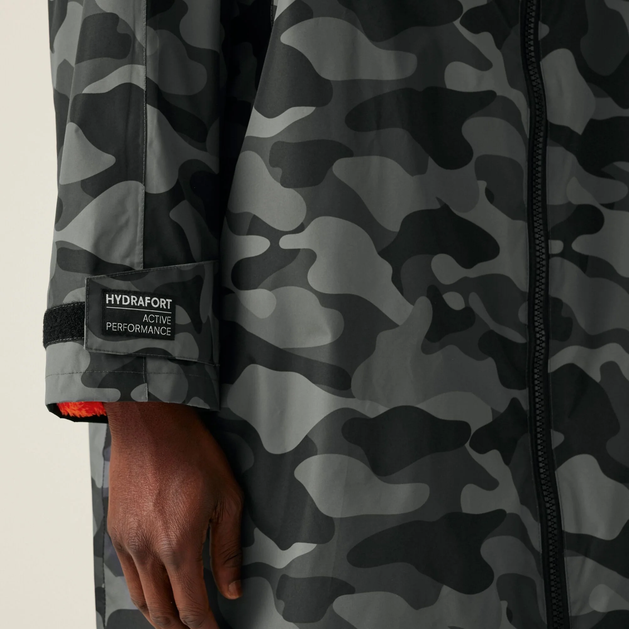 Regatta Adult Waterproof Changing Robe - Image 41