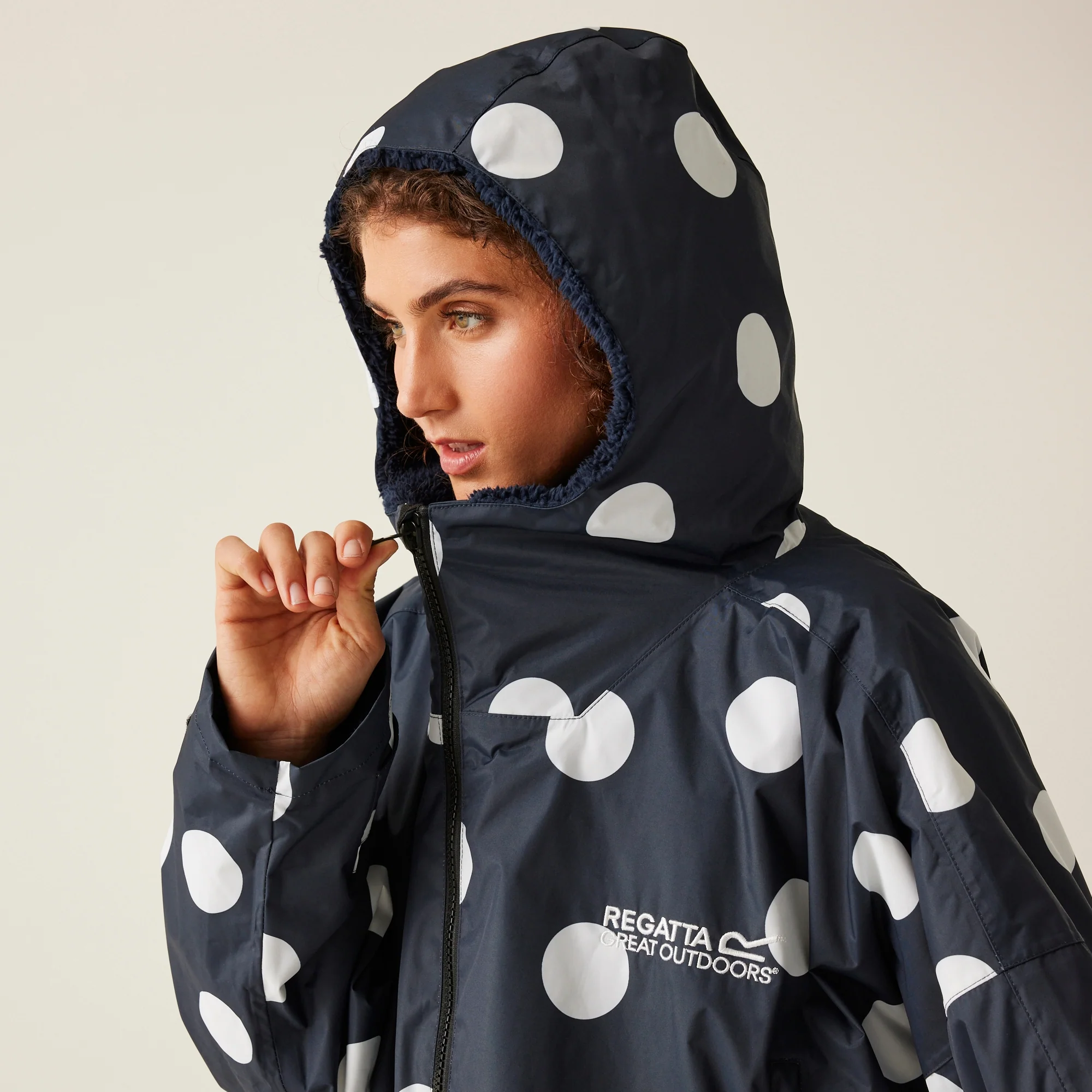Regatta Adult Waterproof Changing Robe - Image 59